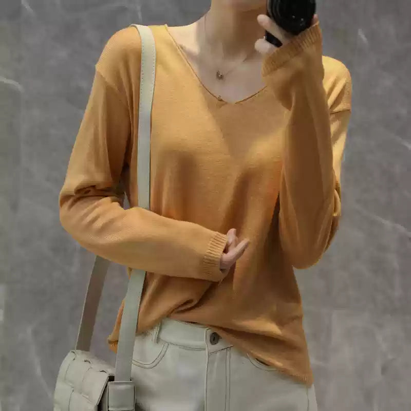 Essential V-neck Knit Long Sleeve Top